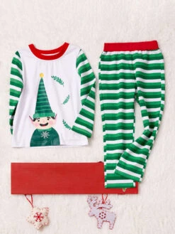 Matching Family Christmas Pajamas Cotton Blend Christmas Pattern Green White Color Block Pants Top Set 11 Matching Family Christmas Pajamas Cotton Blend Christmas Pattern Green White Color Block Pants Top Set -Christmas Costumes Store 202011111140481266720