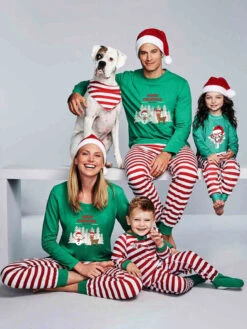 Christmas Pajamas Set Green Polyester Fiber Cotton Christmas Pattern Holidays Costumes Homewear